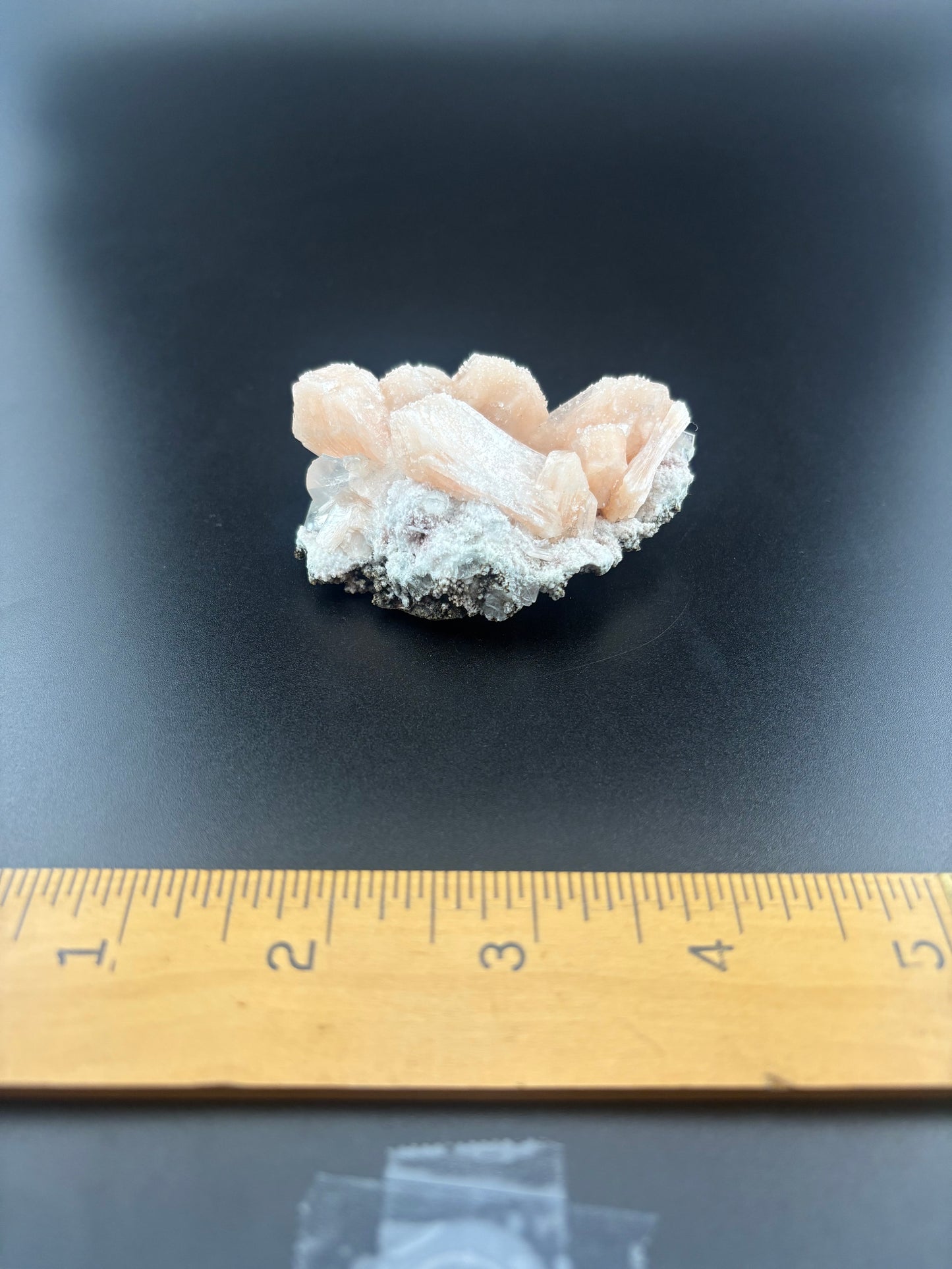 Stilbite, Chalcedony, Apophyllite