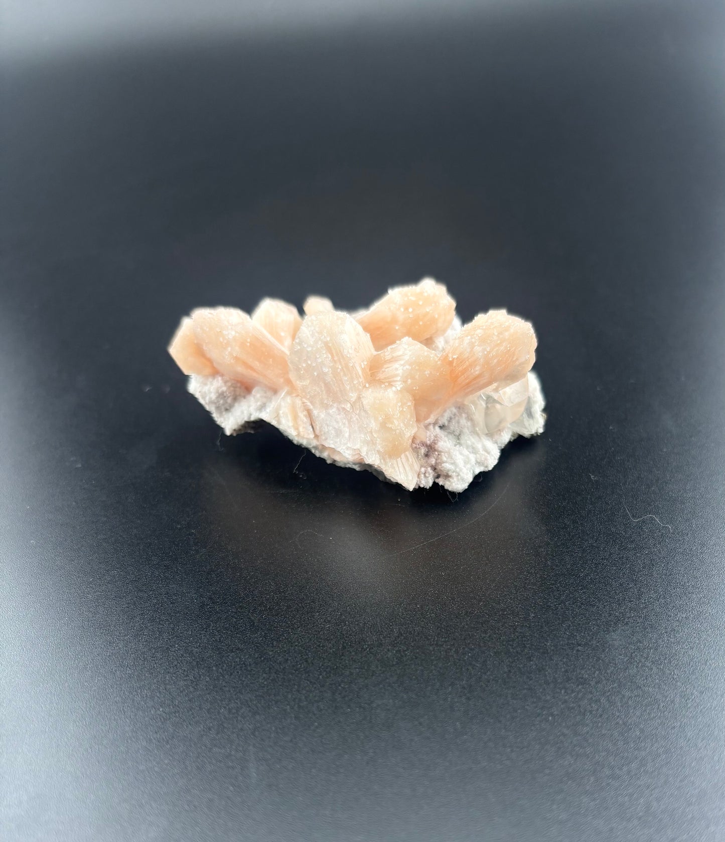 Stilbite, Chalcedony, Apophyllite