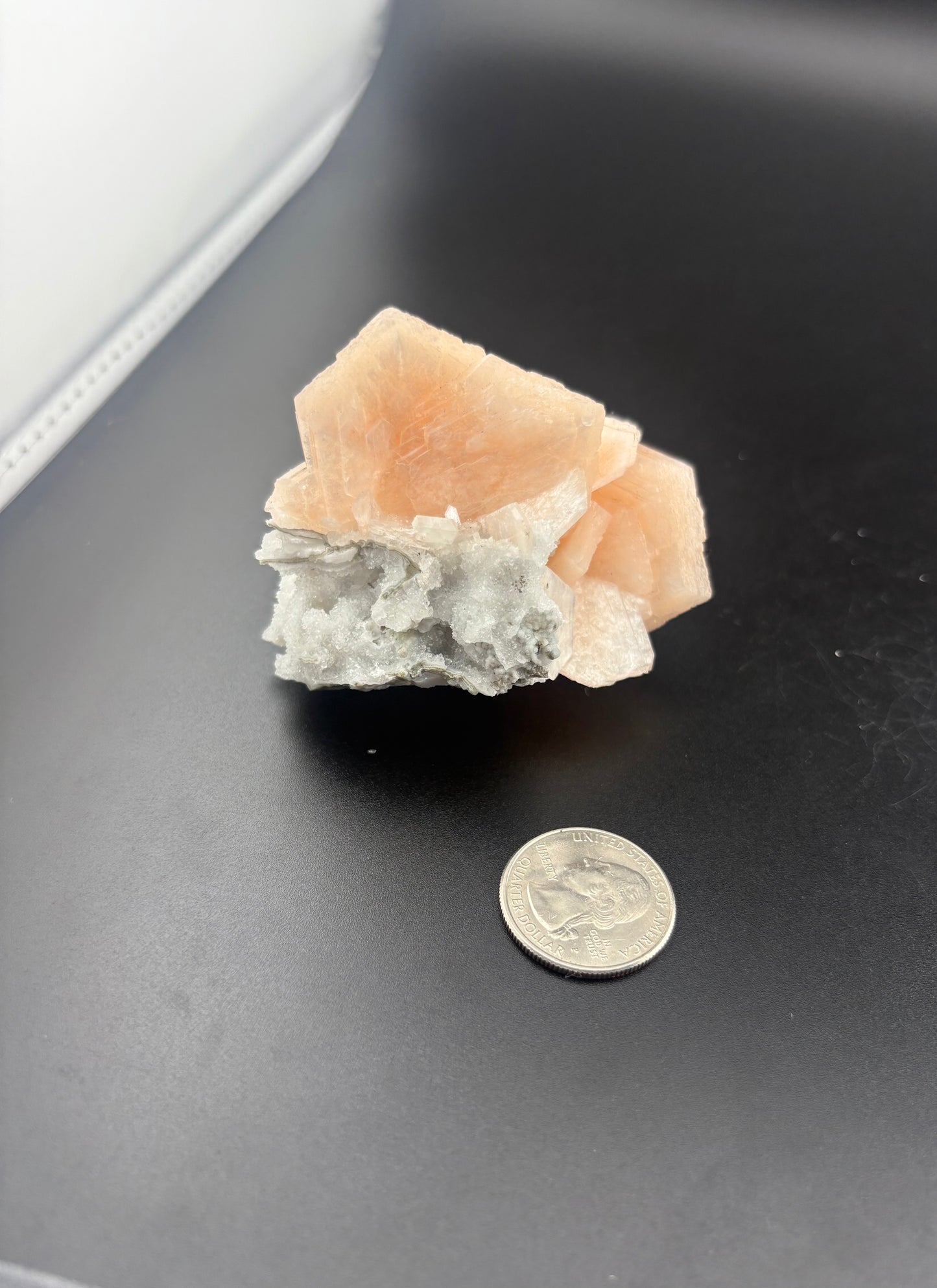 Stilbite, Chalcedony