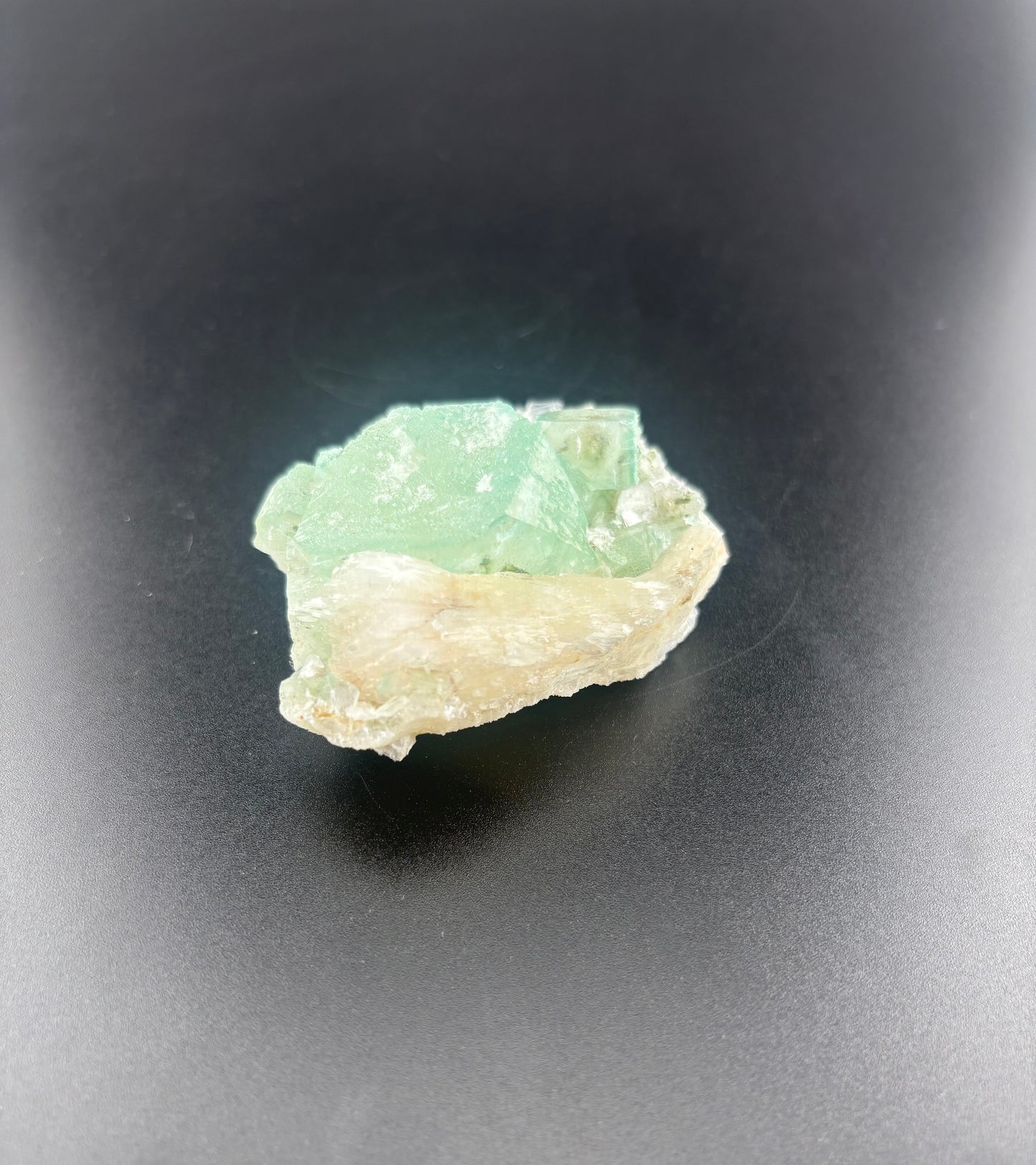 Apophyllite, Stilbite, Chalcedony