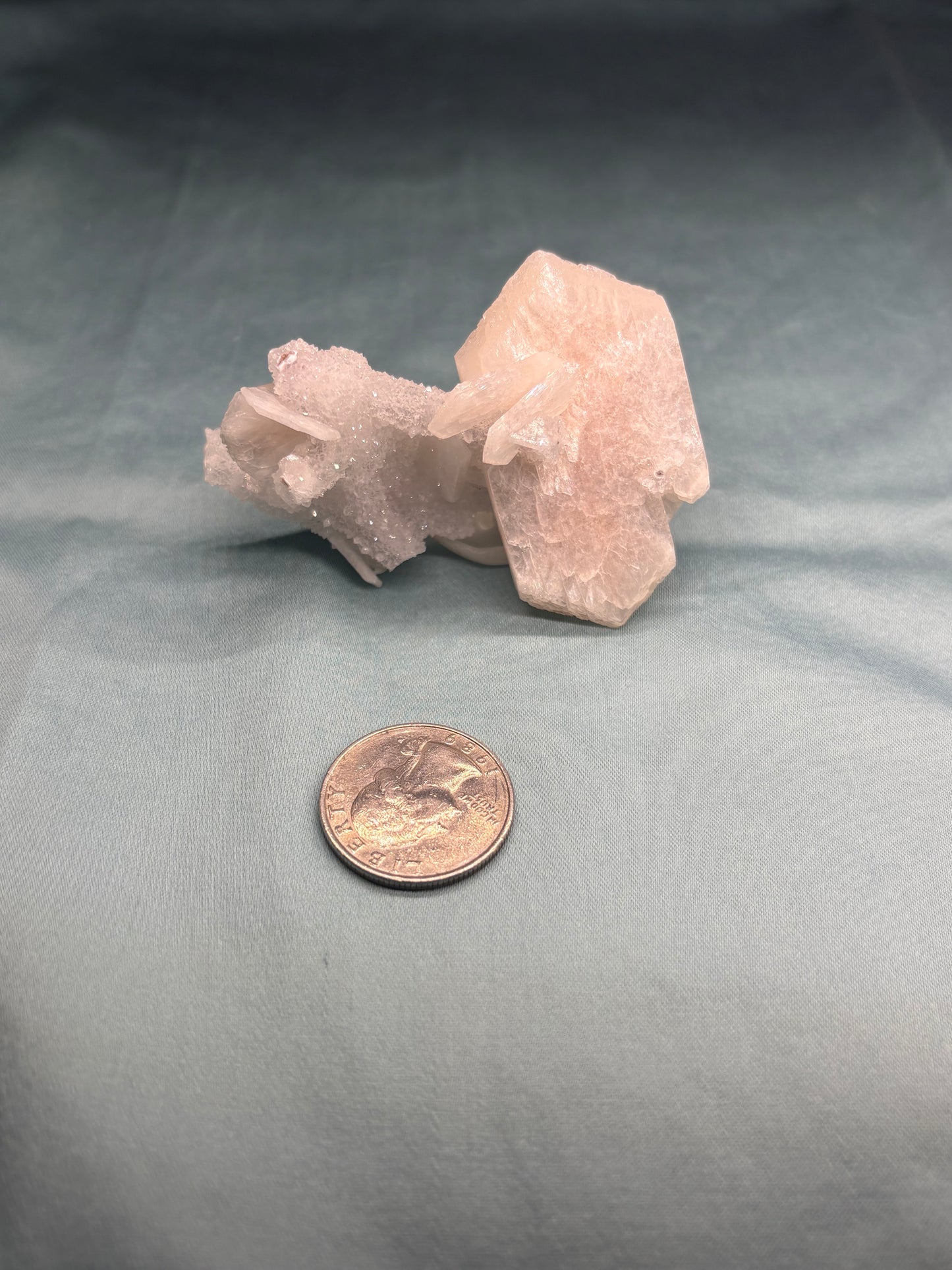 Stilbite on chalcedony