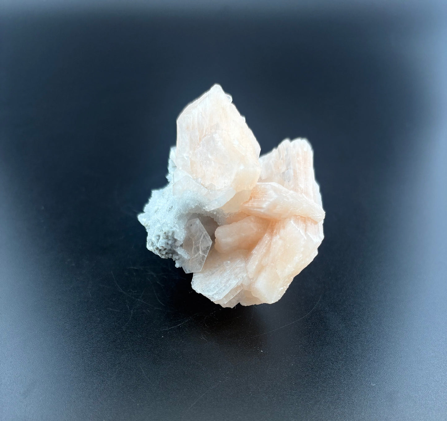Stilbite, Chalcedony
