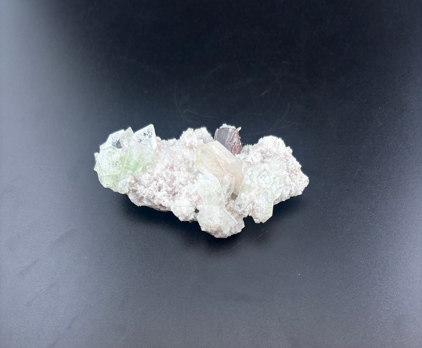 Apophyllite, Chalcedony, Calcite, Stilbite