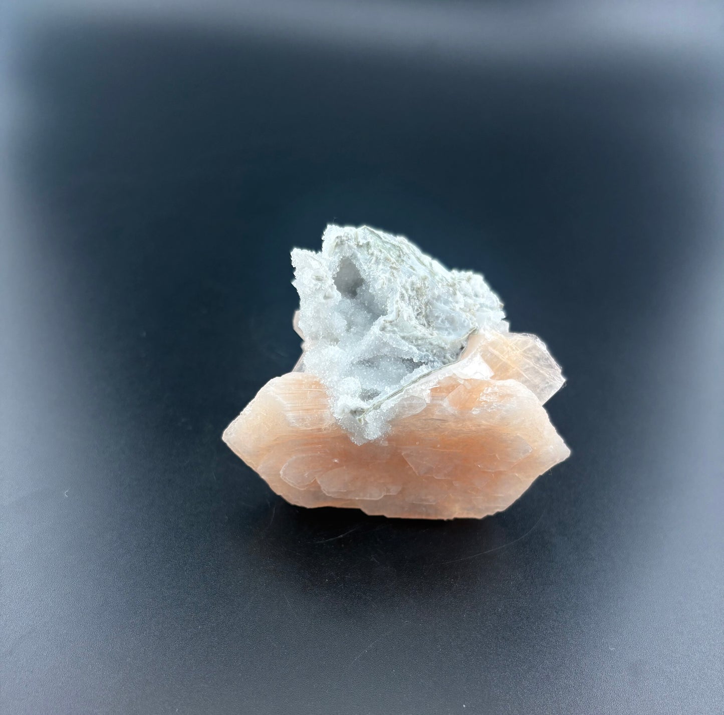 Stilbite, Chalcedony
