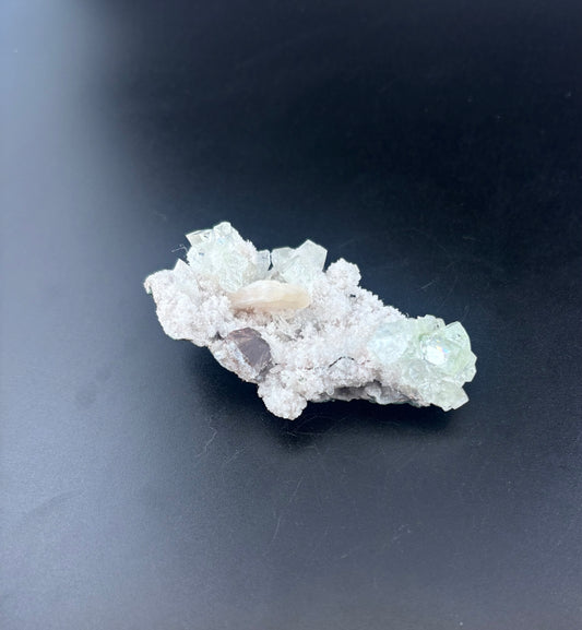 Apophyllite, Chalcedony, Calcite, Stilbite