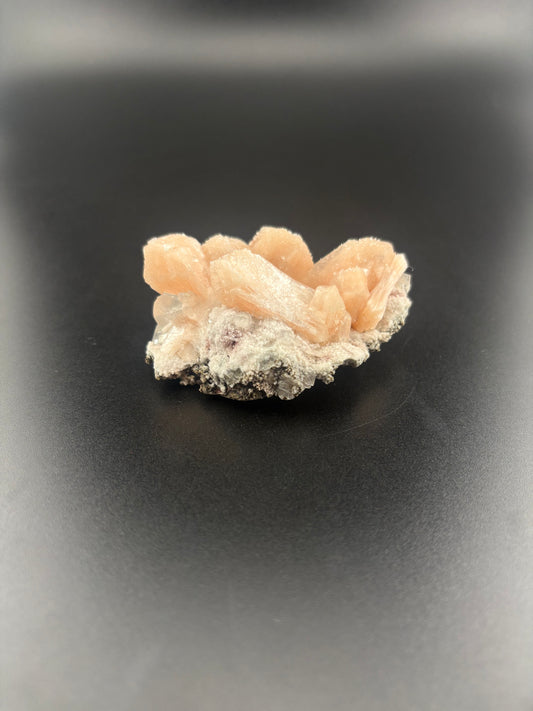 Stilbite, Chalcedony, Apophyllite