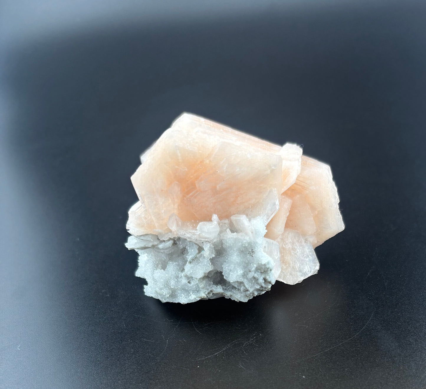 Stilbite, Chalcedony